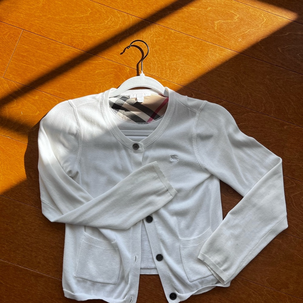 Burberry knit cardigan good conditions